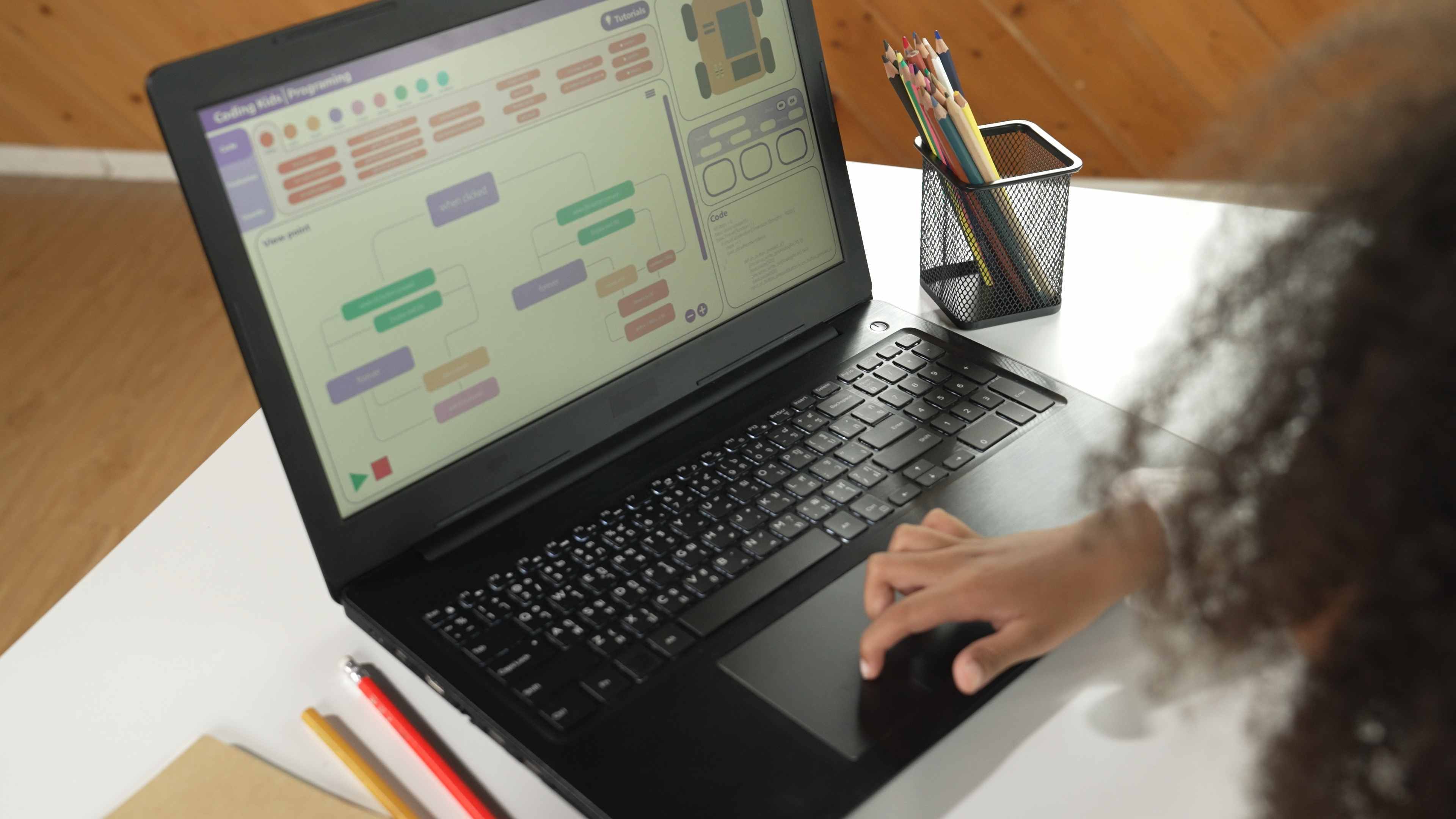 Шаг 3: Связывание данных с выпадающим списком